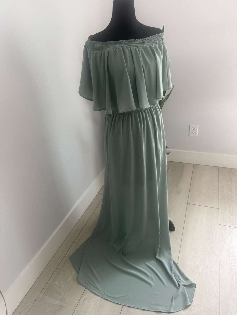 Show Me Your MuMu Sage Green Off-Shoulder Maxi Dress#A25